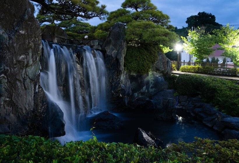 Отель Tsukasa Royal