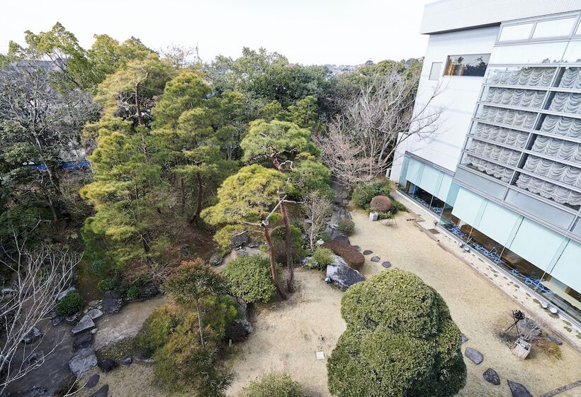 Отель Tsukasa Royal