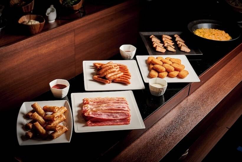 Отель Tsukasa Royal