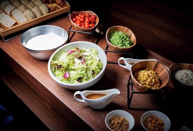 Отель Tsukasa Royal