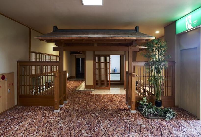 Отель Tsukasa Royal