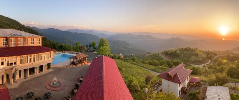 Hotel Zarha Mountain Resort