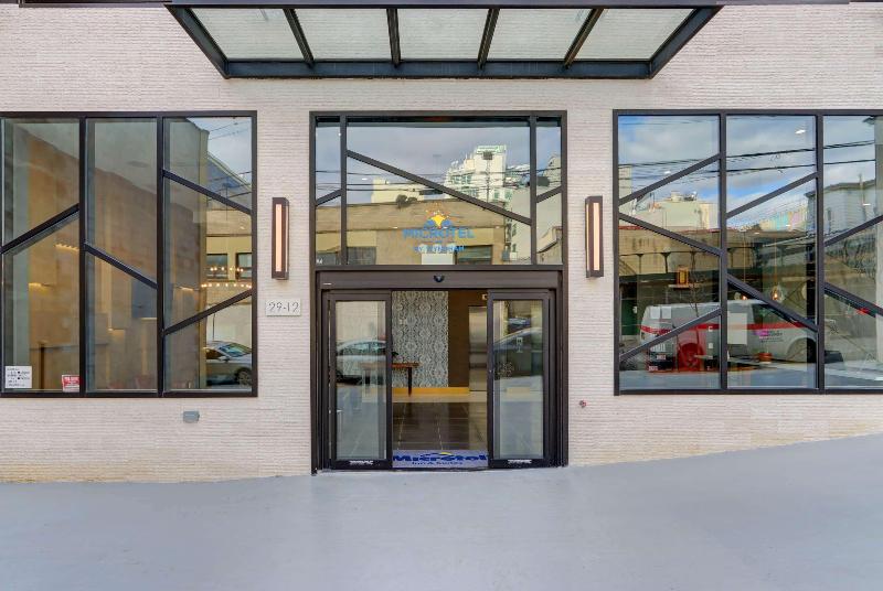 Microtel Inn By Wyndham Long Island City