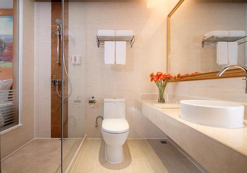 Vienna Hotel Shenzhen Lo Wu Control Point