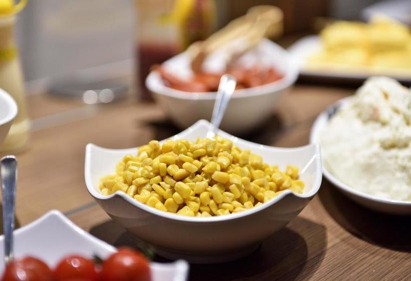 酒店 Lub D Osaka Honmachi   Near Dotonbori & Next To Hommachi Station