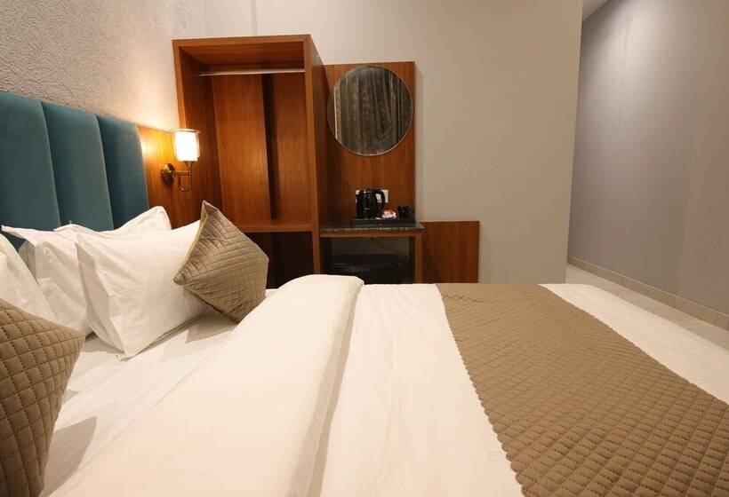 Отель Perfectstayz Laxmi Heritage