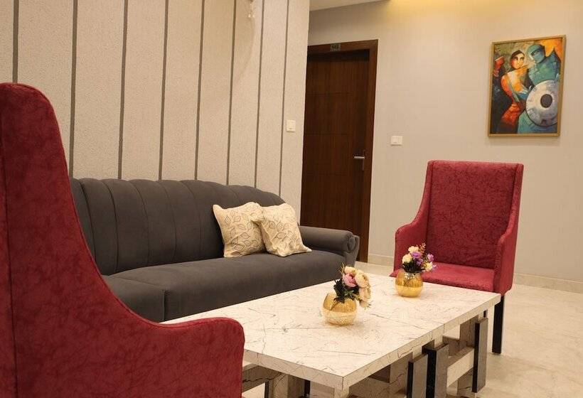 Отель Perfectstayz Laxmi Heritage