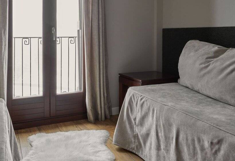 Apartahotel Tres Quiñones