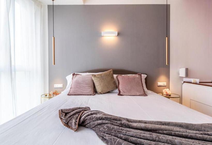 Отель 4 Star Suite Spa   Self Check In