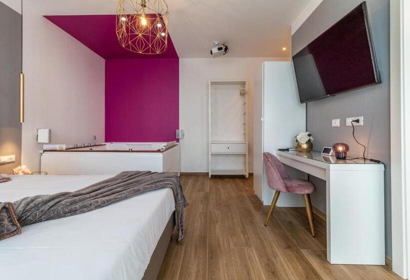 Отель 4 Star Suite Spa   Self Check In