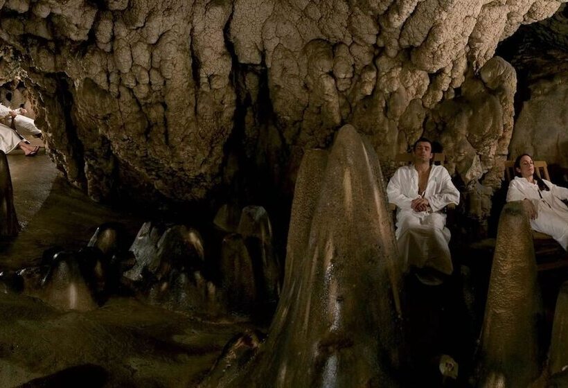 هتل Agriturismo Campofiorito