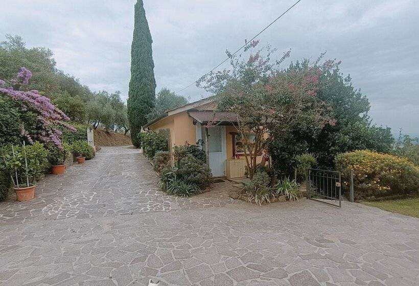 هتل Agriturismo Campofiorito