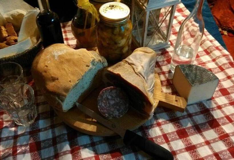 هتل Agriturismo Campofiorito