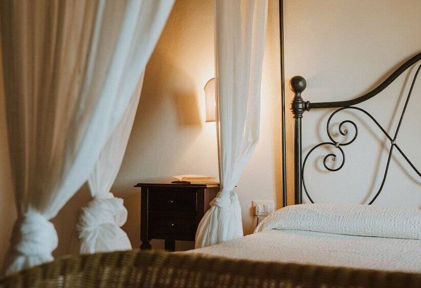 هتل Agriturismo La Papessa