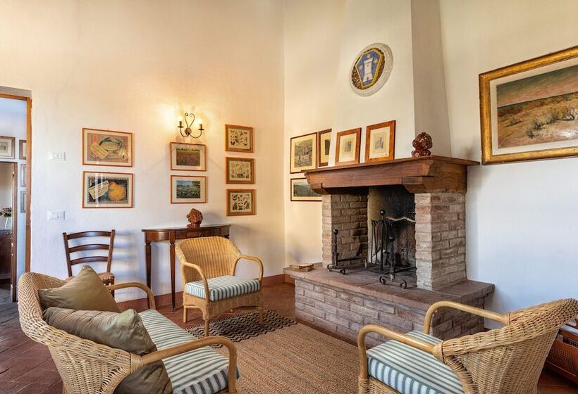 هتل Agriturismo La Papessa