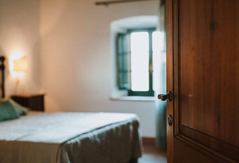 هتل Agriturismo La Papessa