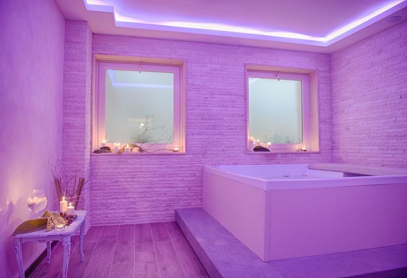 فندق Antica Quercia Villa & Spa