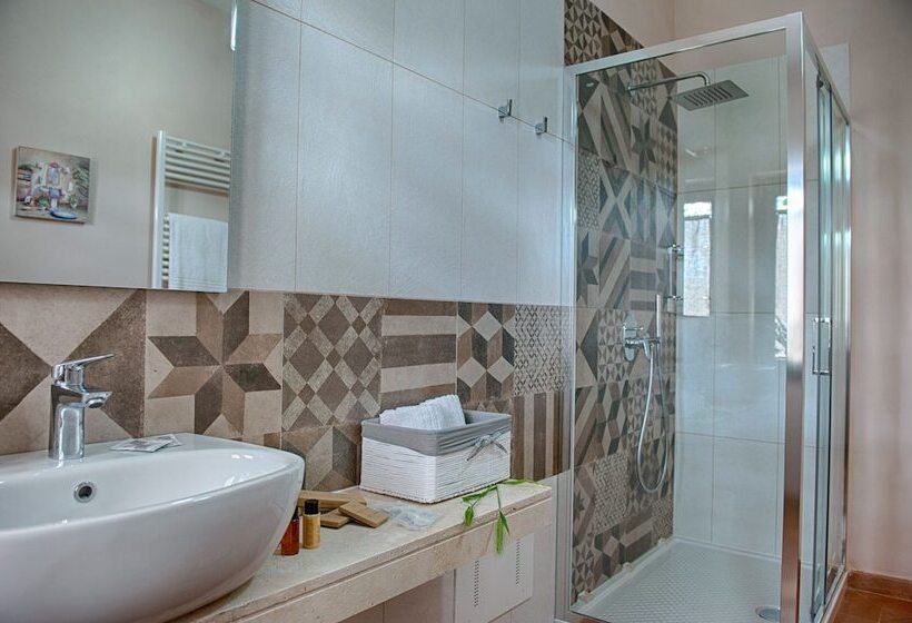 فندق Antica Quercia Villa & Spa