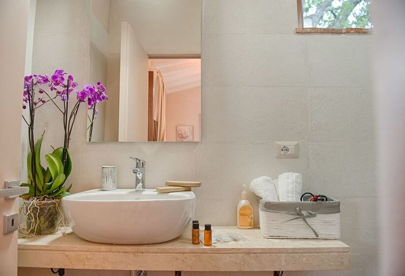 فندق Antica Quercia Villa & Spa