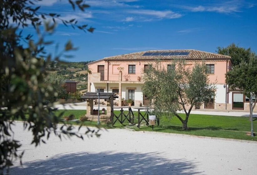 Отель Azienda Agrituristica Le Bucoliche