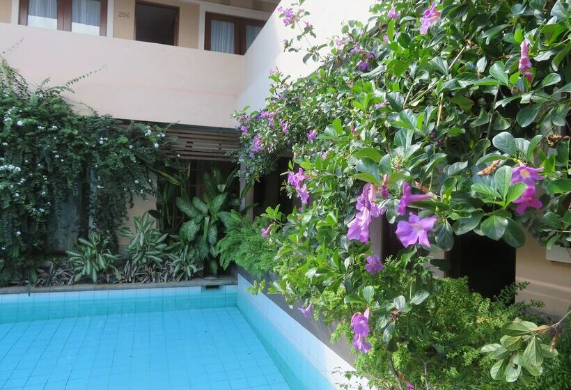 Отель Balira Airport