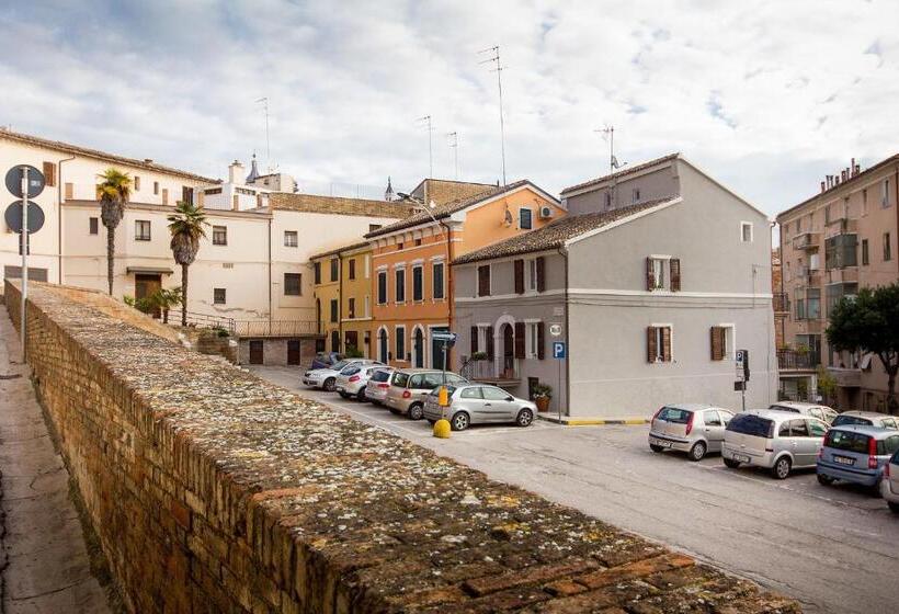 هتل B&b A Portata Di Mare