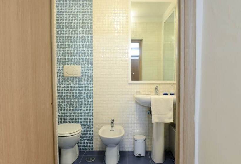 ホテル B&b Affittacamere Del Teatro