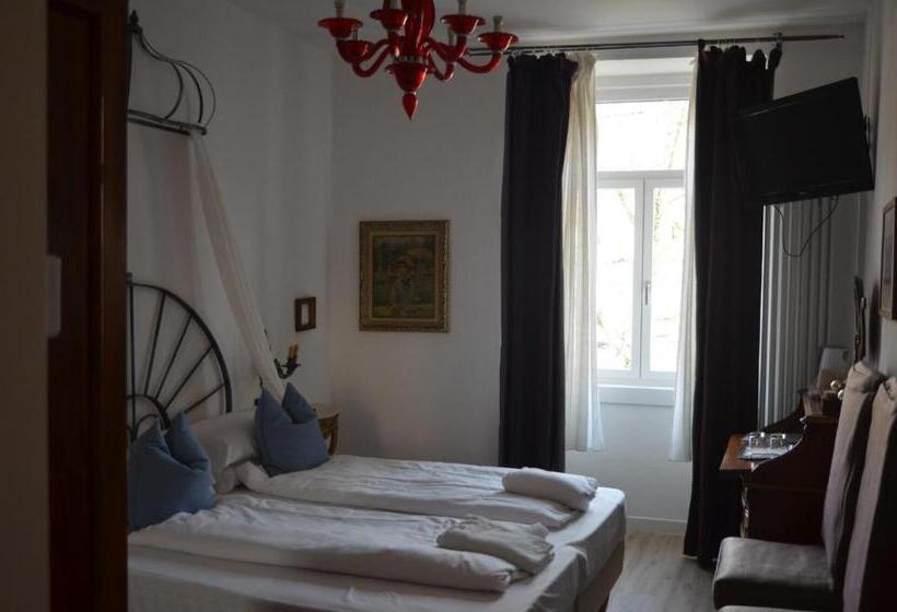 هتل B&b La Loggia Del Castello