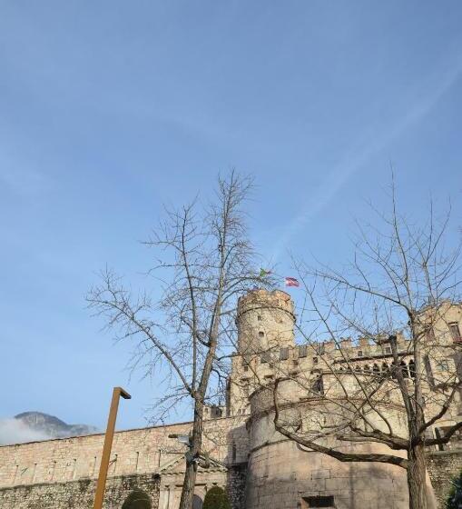 هتل B&b La Loggia Del Castello