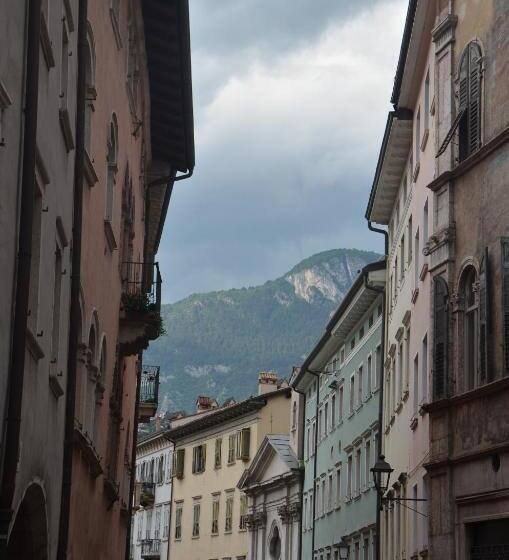 هتل B&b La Loggia Del Castello