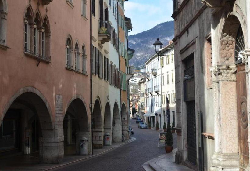 هتل B&b La Loggia Del Castello