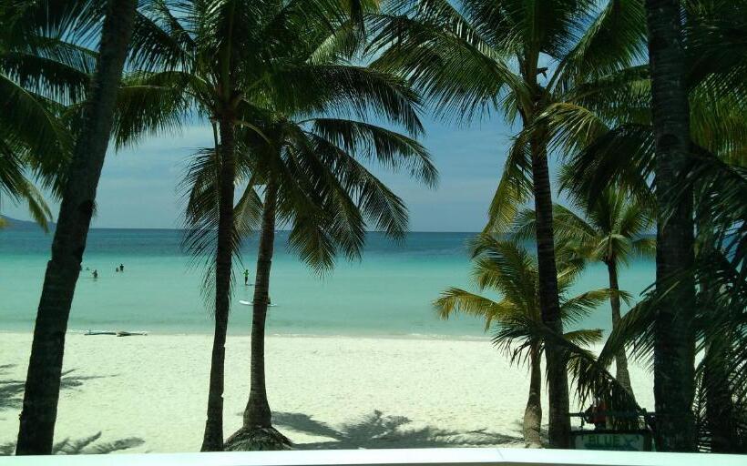 בית מלון כפרי Bluewaves Beach House