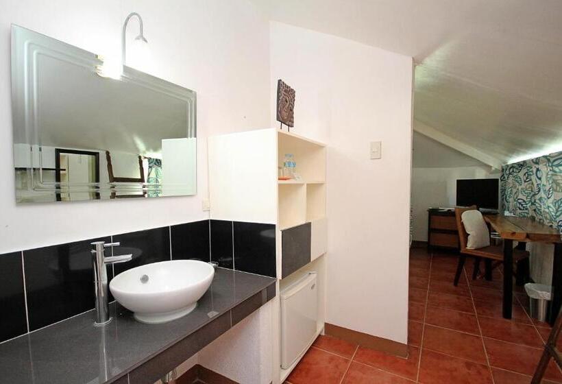 בית מלון כפרי Bluewaves Beach House