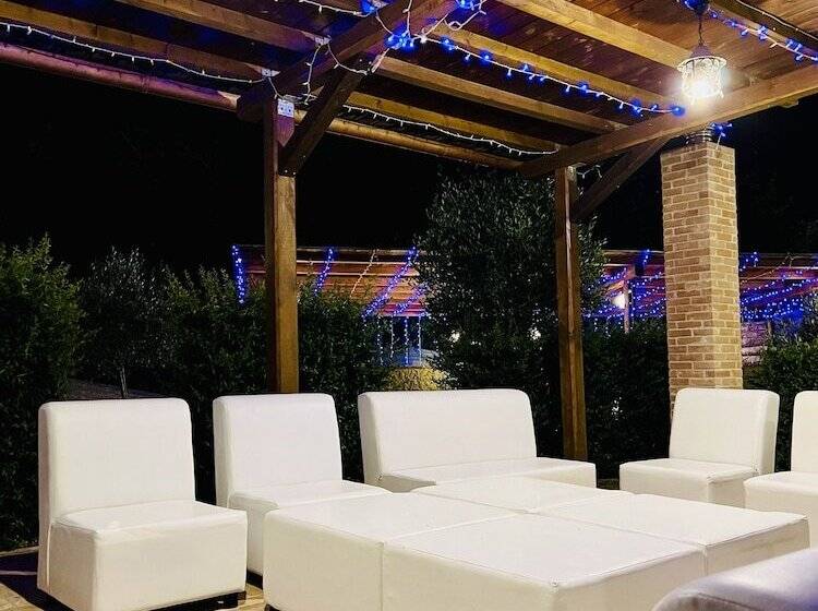 בית מלון כפרי Casale Serena