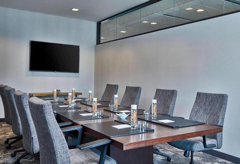 فندق Courtyard By Marriott Minneapolis West