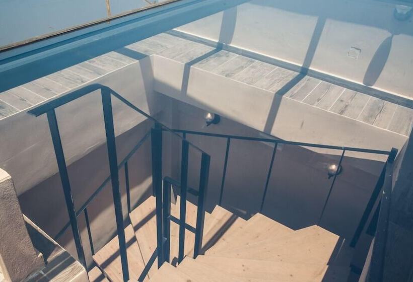 Отель Cressa Suites Adults Only