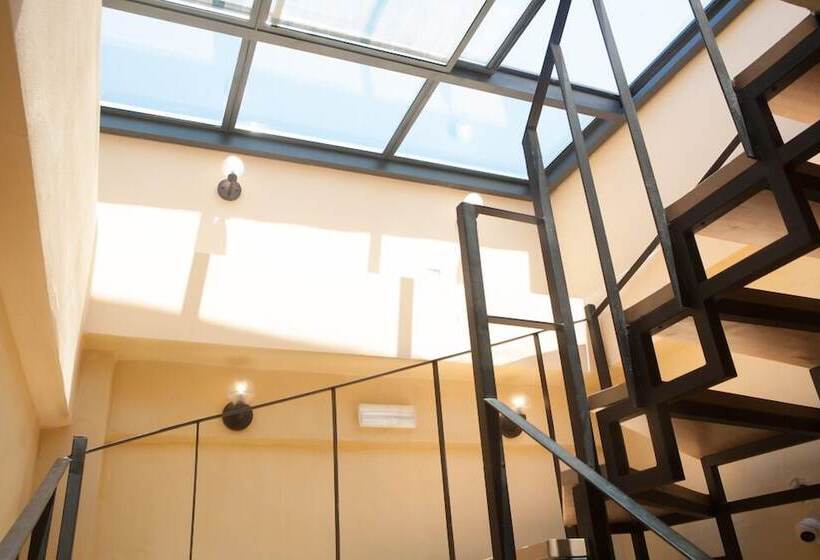 Отель Cressa Suites Adults Only