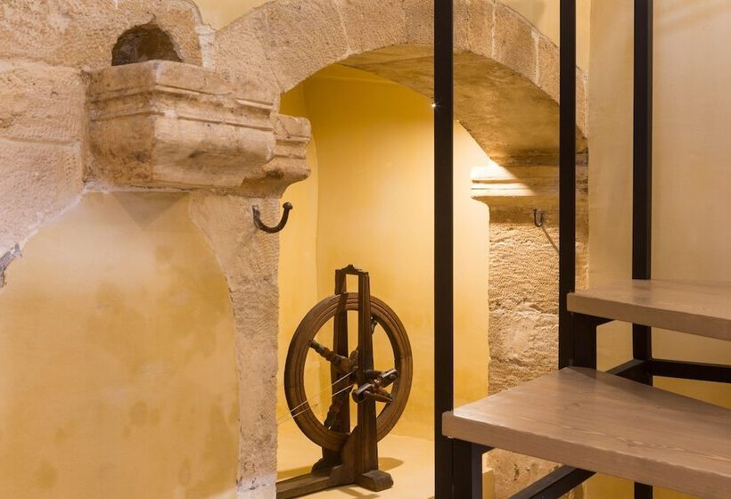 Отель Cressa Suites Adults Only