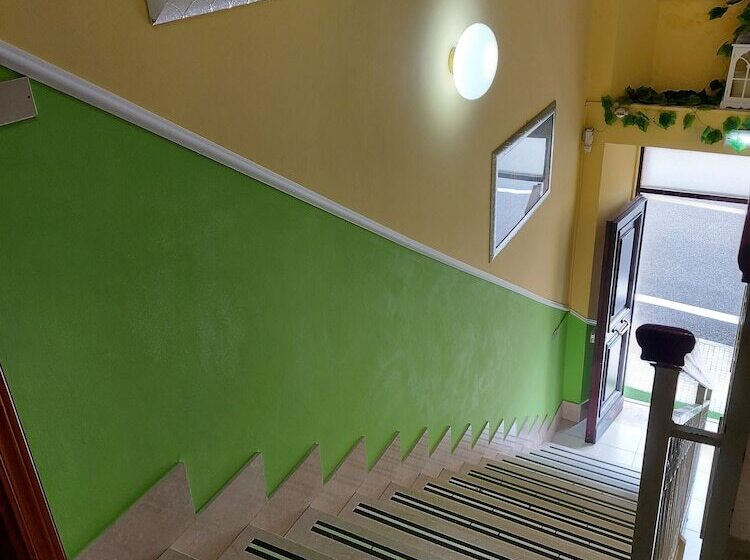 Отель Domus Pacis Santa Chiara Casa Per Ferie