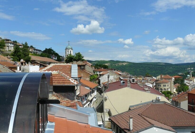 Family Hotel Varusha