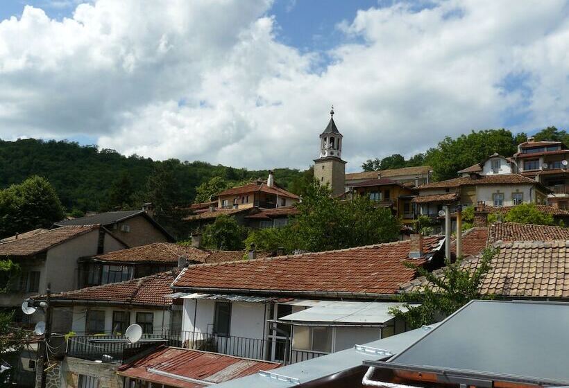 Family Hotel Varusha