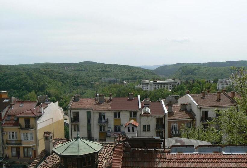 Family Hotel Varusha