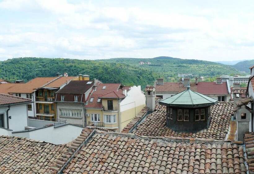 Family Hotel Varusha