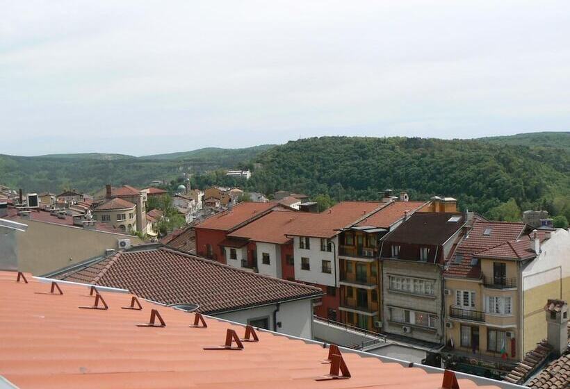 Family Hotel Varusha