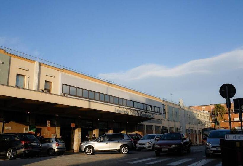 ホテル B&b Lamezia Airport