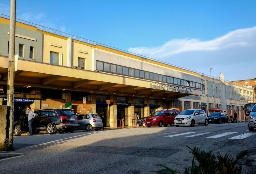 ホテル B&b Lamezia Airport