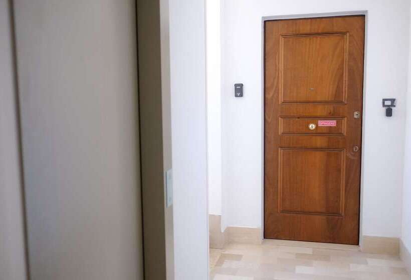 ホテル B&b Lamezia Airport