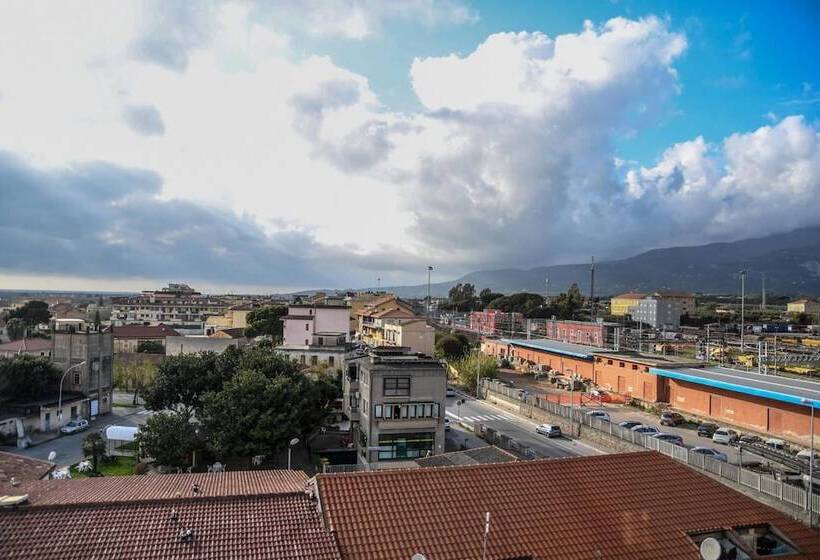 ホテル B&b Lamezia Airport