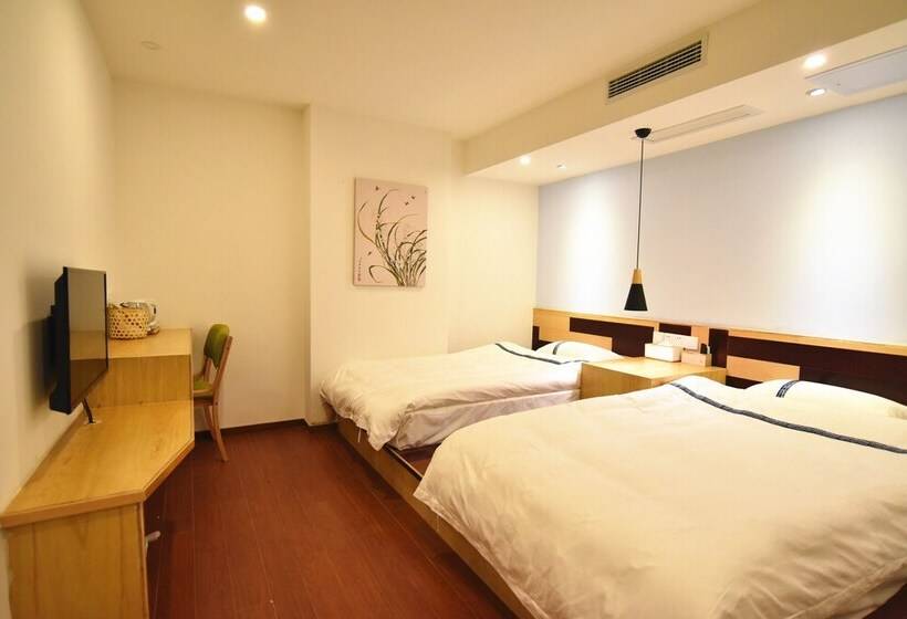 Отель Ease Hostel