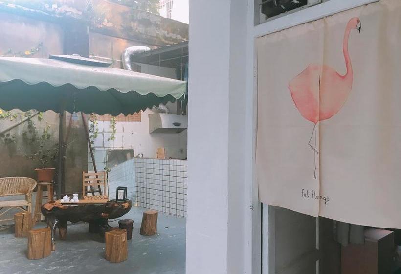 Отель Guilin Hundred Lives Youth Hostel